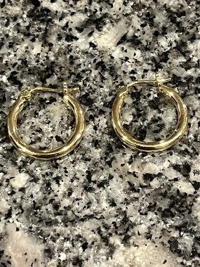 14k Gold Hoop Earrings approx 1/2 inch - Classic Womens Jewelry